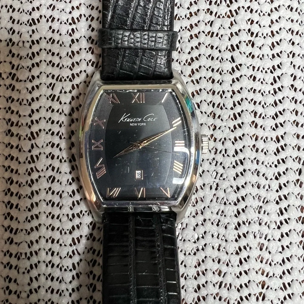 Men’s Kenneth Cole KC8013 Classic Black Croco Grain Leather Strap Watch